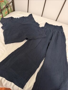 Women’s Navy Two-Piece Lounge Set - Soft V-Neck Top & Wide Leg Pants